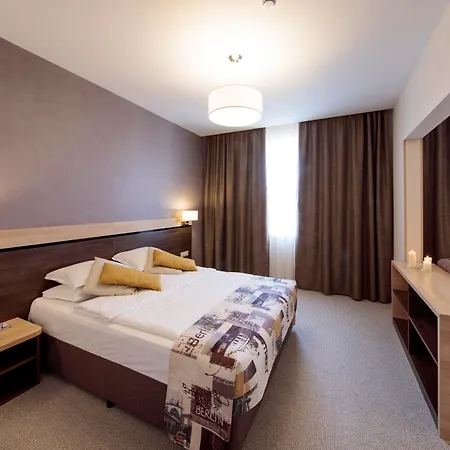 Dunav Plaza Hotel-3