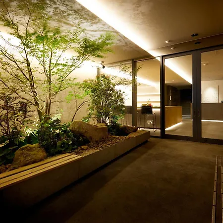 Tsuki Tokyo-3