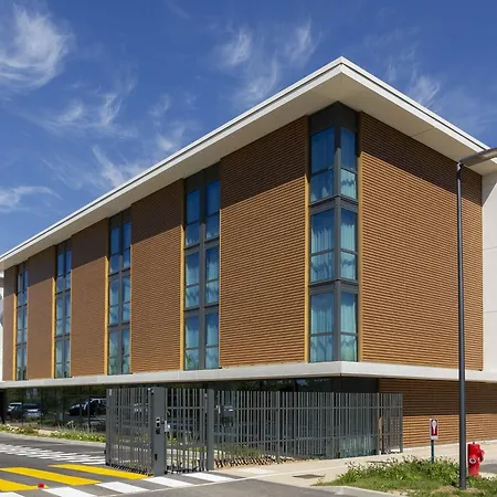 Hotel Roi Soleil Prestige Plaisir - St Quentin-2