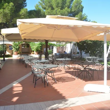 Porto Pino Club-2