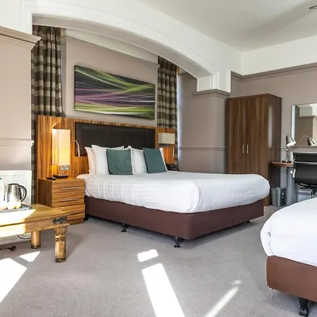 Heathrow Slough Hotel And Suites-3
