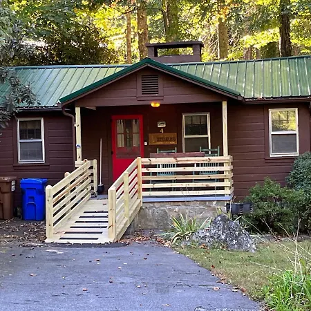 Cozy Cabin Pet Friendly Ada Compatible-3