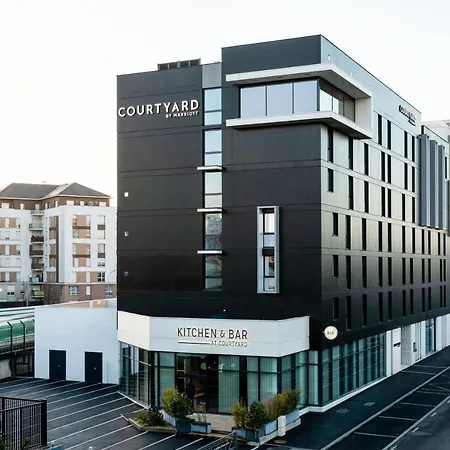 Courtyard By Marriott Paris Creteil-3