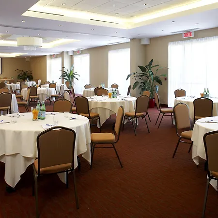 Holiday Inn & Suites Montreal Airport By Ihg-2