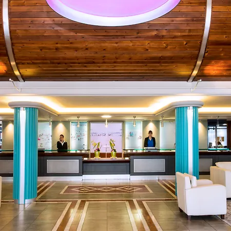 Grand Hotel Les Flamants Roses Thalasso & Spa-3