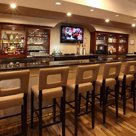 Doubletree By Hilton Claremont-2