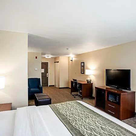 Comfort Inn & Suites Independence-3