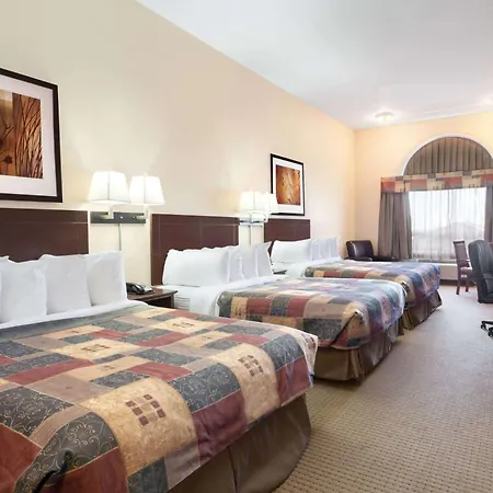Ramada By Wyndham Weyburn-3