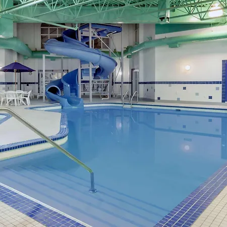 Ramada By Wyndham Weyburn-2