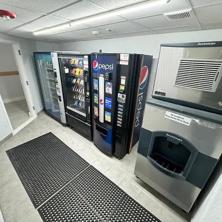 Studio 6 Suites East Syracuse Airport-3