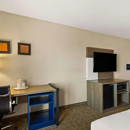 Comfort Inn Huntington Near University-2