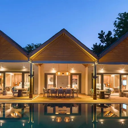Vakkaru Maldives - Luxury Private Island Resort-3