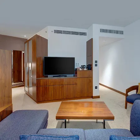 Crowne Plaza Muscat Ocec By Ihg-3