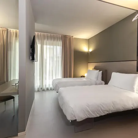 Open Hotel-2