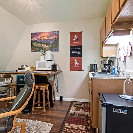 Mountain Meadows Inn & Chalet Suites-3