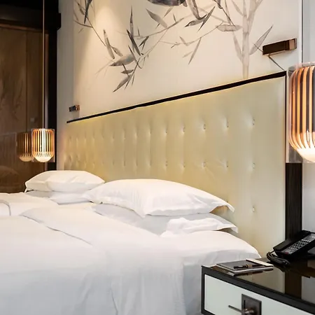 Hilton Shenzhen Futian: Metro-Adjacent, Convention Center Proximity-3
