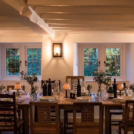 The Three Horseshoes-3