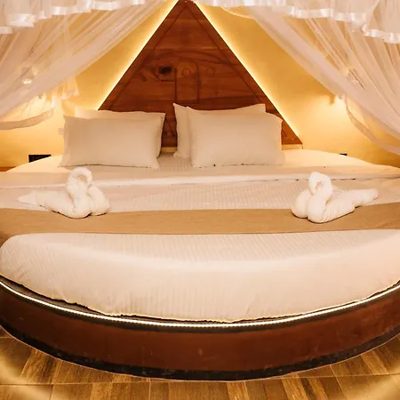 Igabara Hobbit House-3