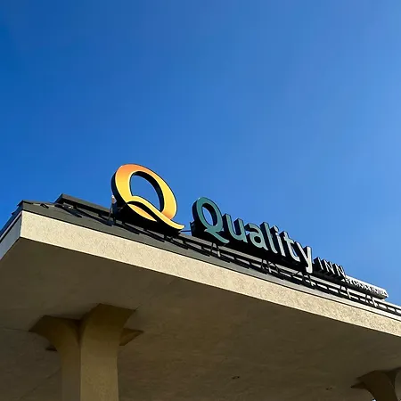 Quality Inn Perryville I-55-2