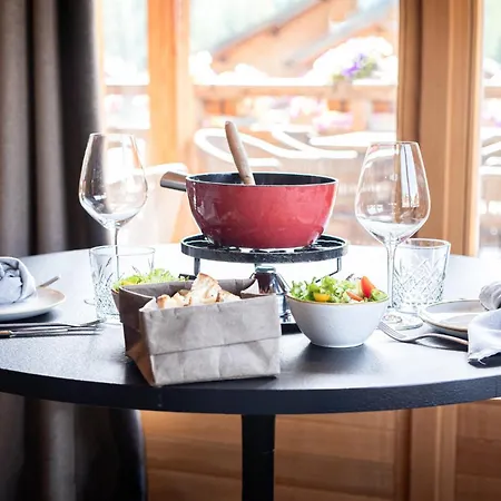Le Chalet Blanc Hotel & Spa-3
