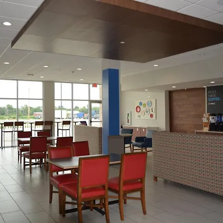 Holiday Inn Express & Suites-2