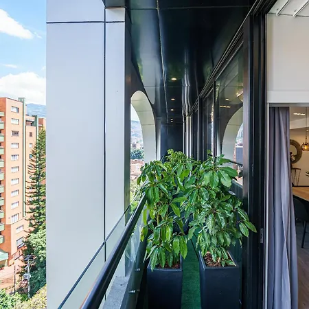 First Class Hotel-2