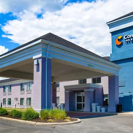 Comfort Inn & Suites Nw Milwaukee-2