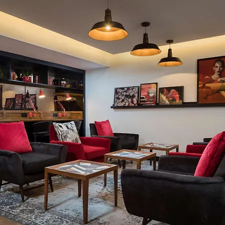 Radisson Red London Heathrow-2
