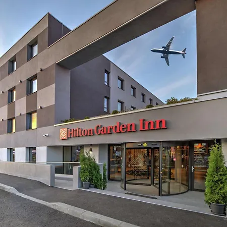 Hilton Garden Inn Bucharest Airport-2