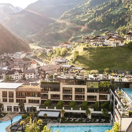 Stroblhof Active Family Spa Resort-2