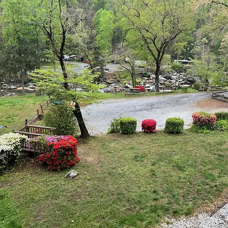 The Evening Shade River Lodge And Cabins-3