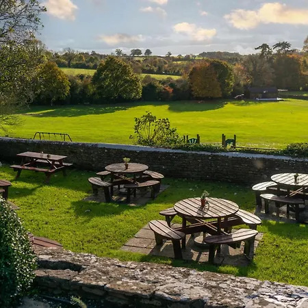 The George Inn & Plaine-2