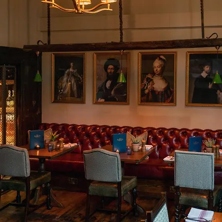 The George Inn & Plaine-3