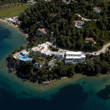 Cape Kanapitsa Hotel & Suites-3
