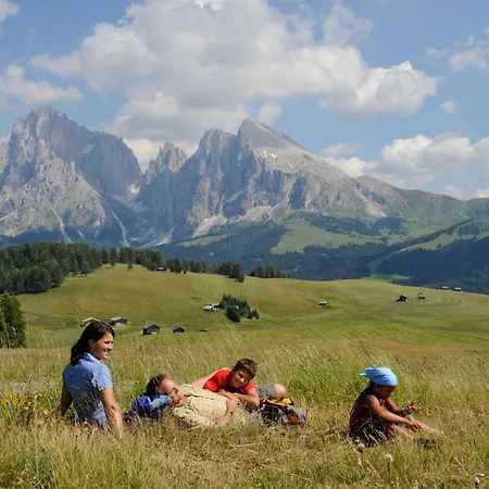 Dolomites Living Hotel Tirler-3
