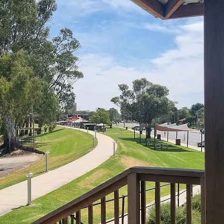 Boomerang Way Tourist Park-2