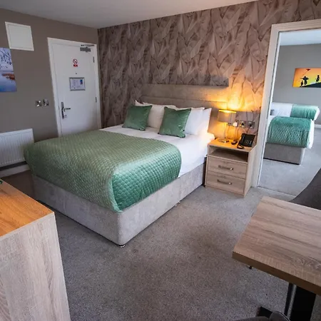Castle Varagh Hotel & Bar-2