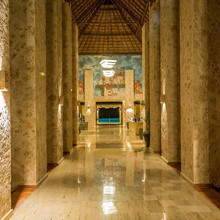 Grand Palladium Select White Sand Resort & Spa-3