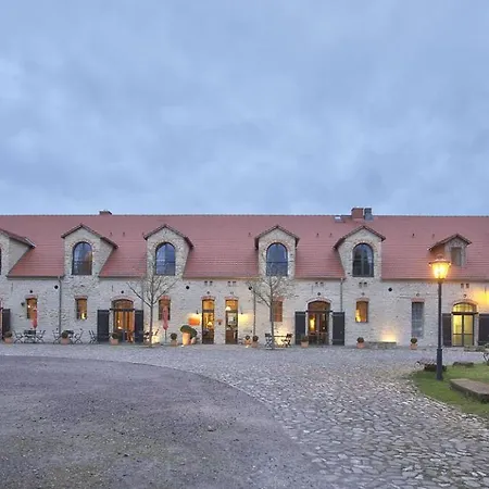 Hotel Burg Wanzleben-3