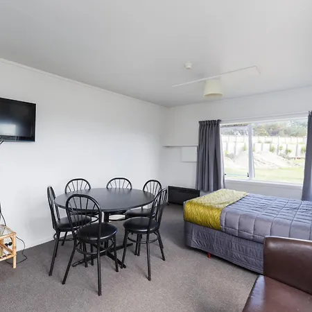 Foxton Beach Holiday Park-2