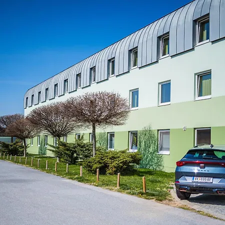 LifeHotel Vienna Airport-3