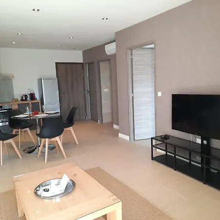 Hpc Suites - Cassis Centre - Parking Securise Et Piscine Chauffee-2