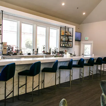 Majestic Inn And Spa-3