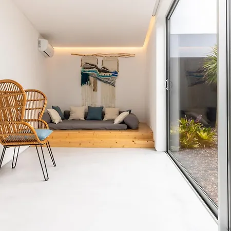 White Exclusive Suites & Villas-3