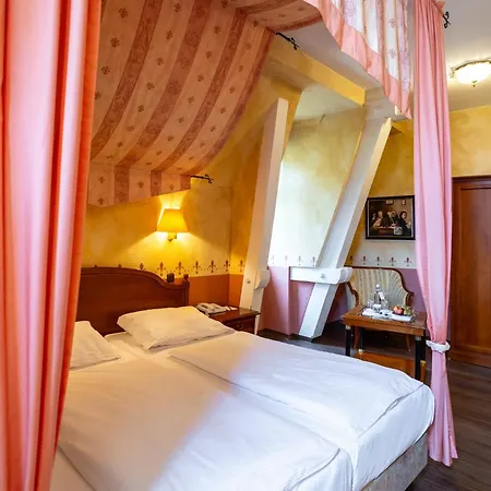 Burghotel Staufenberg-3