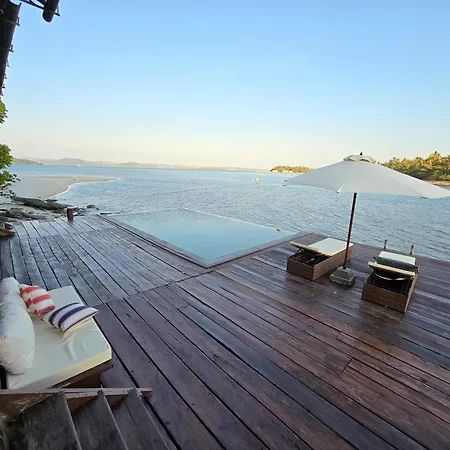 Full Moon Private Island-2
