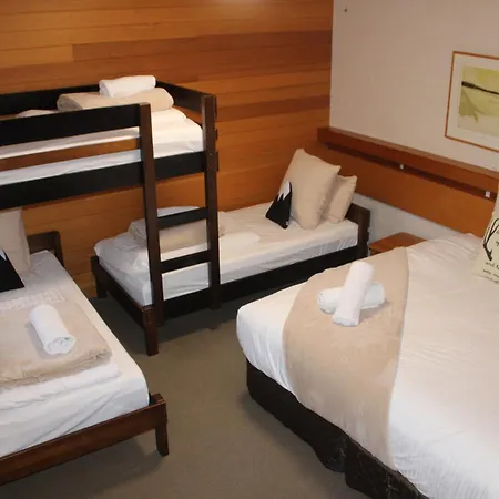 Barrakee Ski Lodge-2