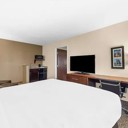 Comfort Inn & Suites Pueblo-2
