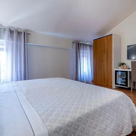 Confidence Hotel Ligabue-3