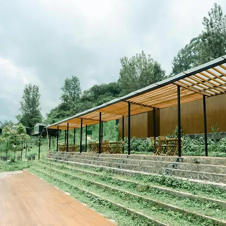 Bobocabin Gunung Mas, Puncak-2